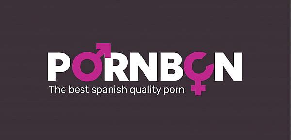 4K Porn For Woman  Recien divorciada y libre seduciendo al joven y apuesto tasador  Kevin White - Canela Skin  Porno español para mujeres